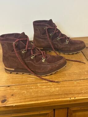 Sorel Sz 9.5 Women's Sneakchic Alpine Ankle Boots  Redwood Suede Waterproof NWT